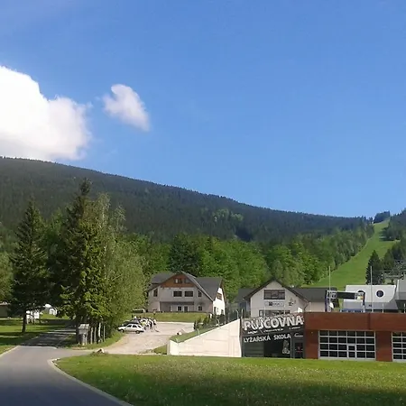 仙女座酒店 Ostružná